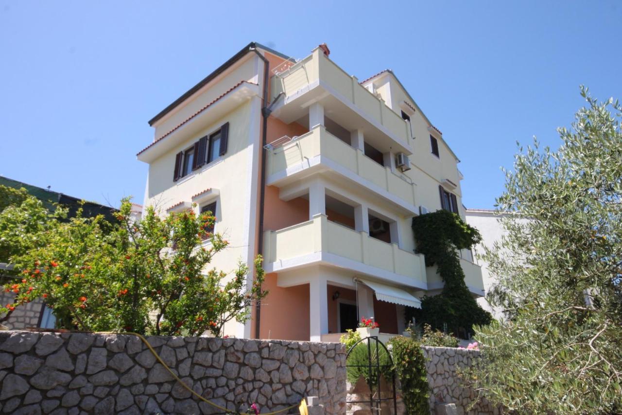 Apartments With A Parking Space Mali Losinj Ngoại thất bức ảnh