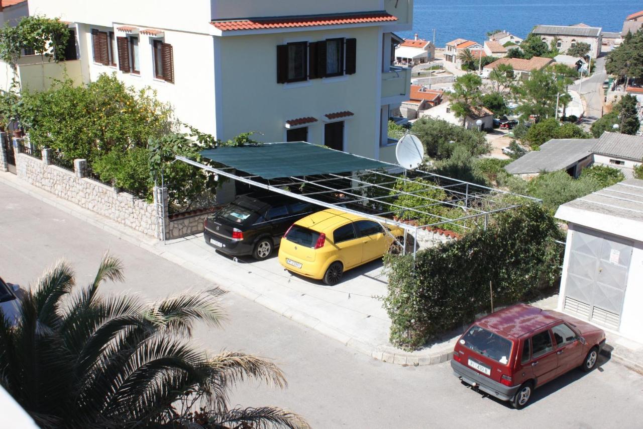 Apartments With A Parking Space Mali Losinj Ngoại thất bức ảnh