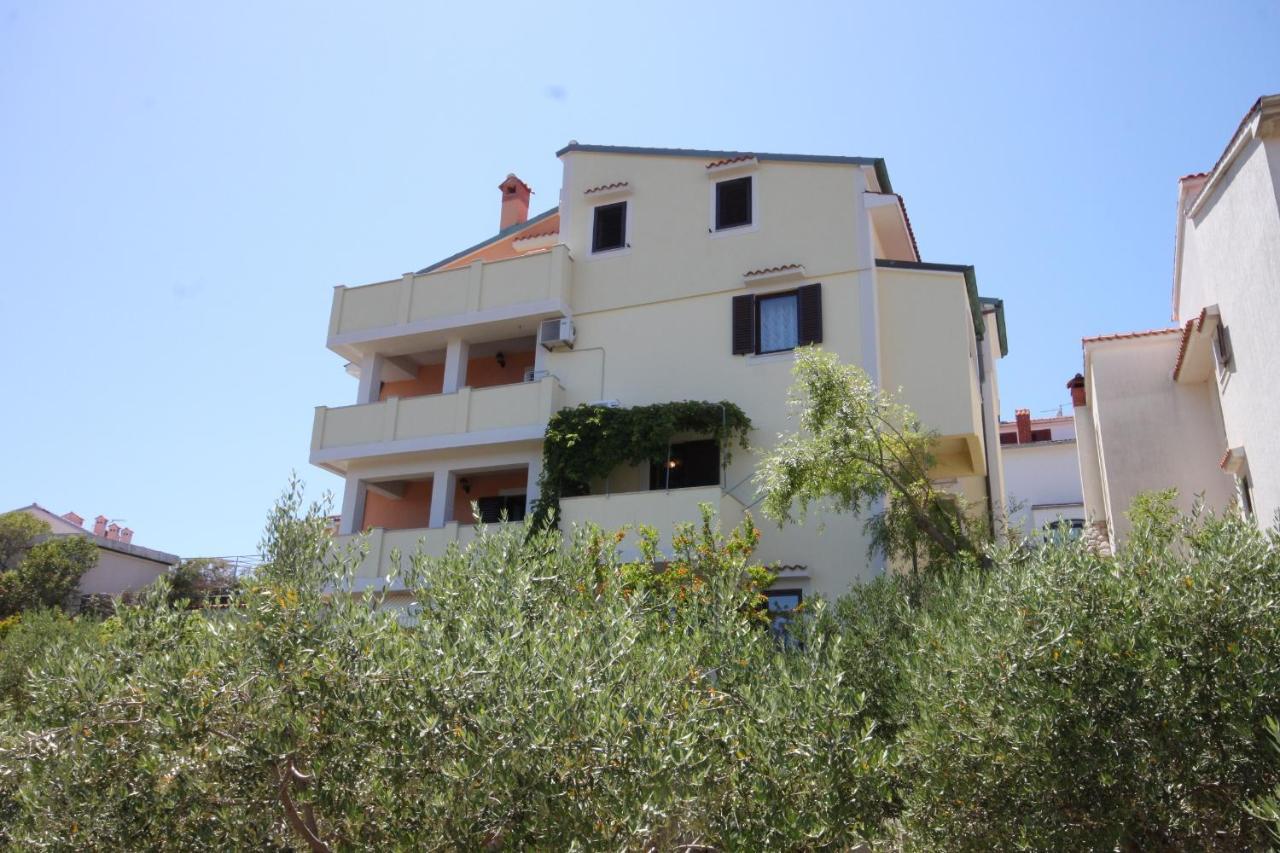 Apartments With A Parking Space Mali Losinj Ngoại thất bức ảnh